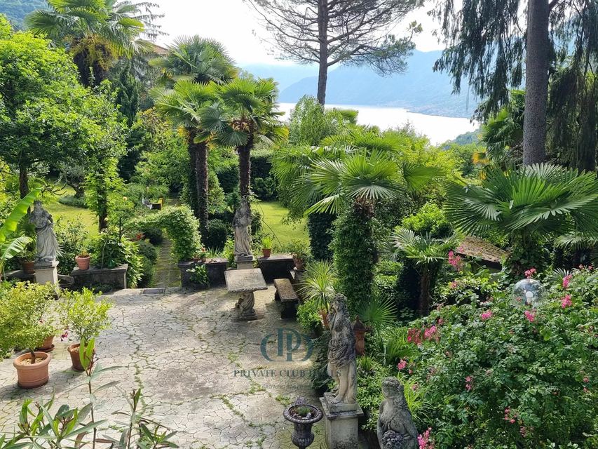 Historic Retreat in Dizzasco with Enchanting Lake Views — 12