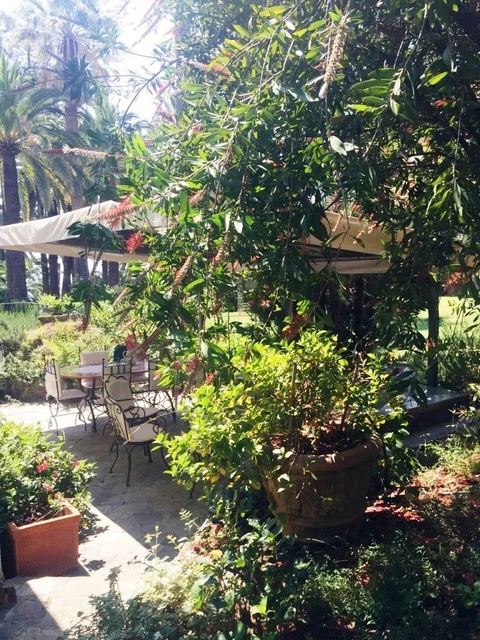 Villa su 3 livelli si trova solo 50 mt dal mare in centro di Sanremo. — 4
