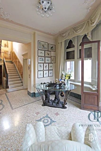 Historical villa for sale in Faggeto Lario — 11