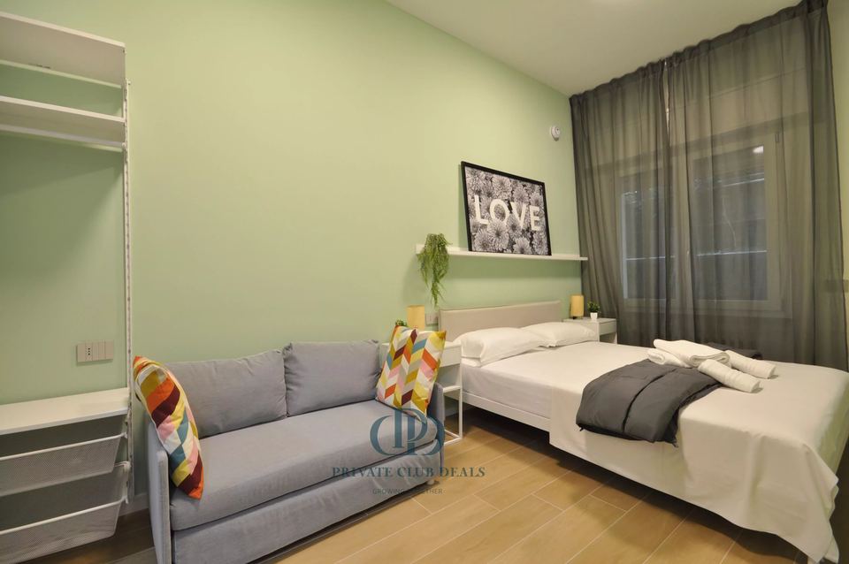 ELEGANTLY RENOVATED  APARTMENT IN THE HEART OF COMO — 11