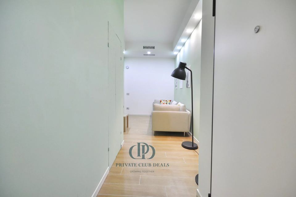 ELEGANTLY RENOVATED  APARTMENT IN THE HEART OF COMO — 6