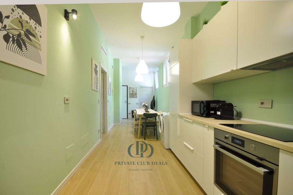 ELEGANTLY RENOVATED  APARTMENT IN THE HEART OF COMO — 7