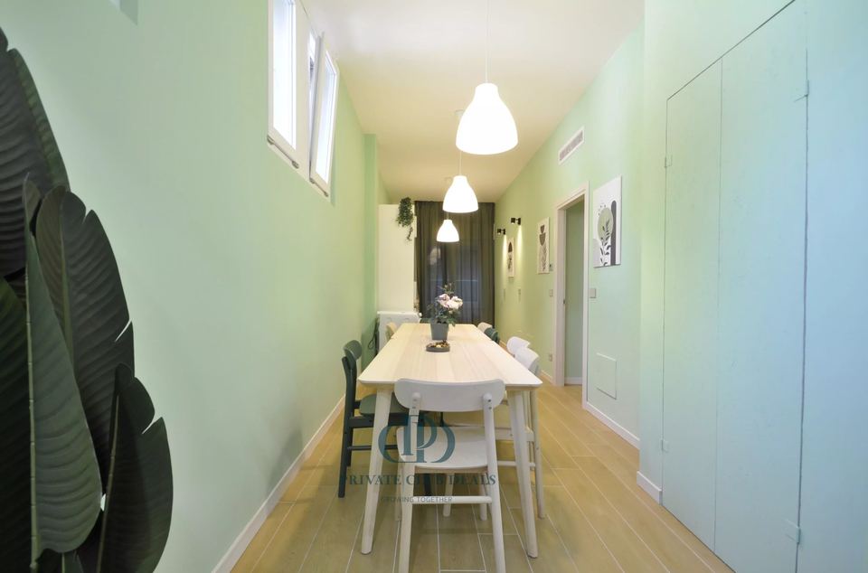 ELEGANTLY RENOVATED  APARTMENT IN THE HEART OF COMO — 8