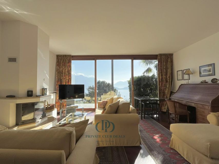 Prestigious Apartment with Panoramic View in Exclusive Residence in Menaggio — 1