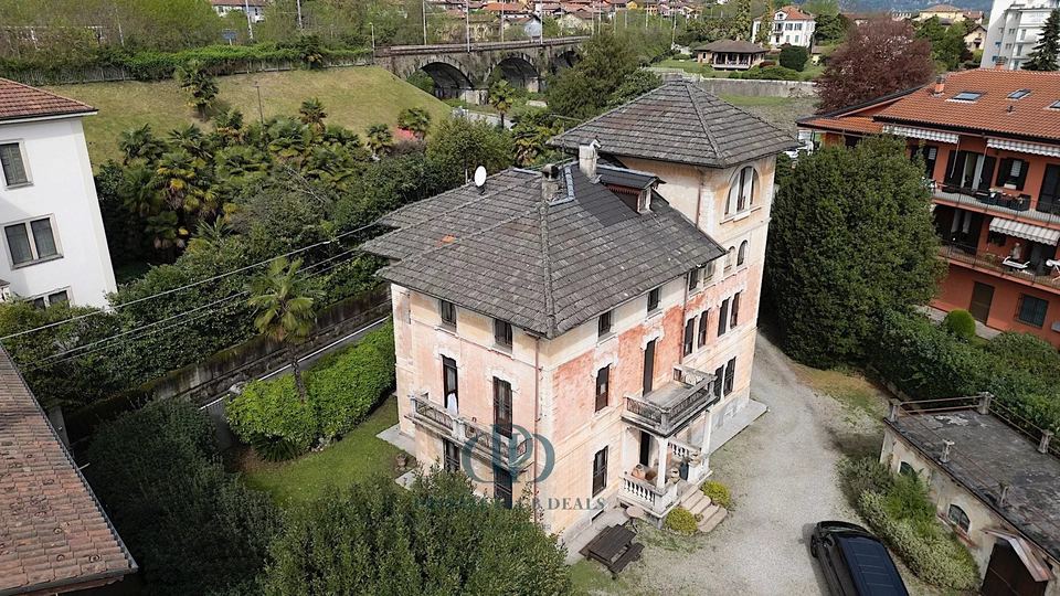 Una Residenza Storica dal Fascino Intramontabile nel Cuore di Baveno — 4