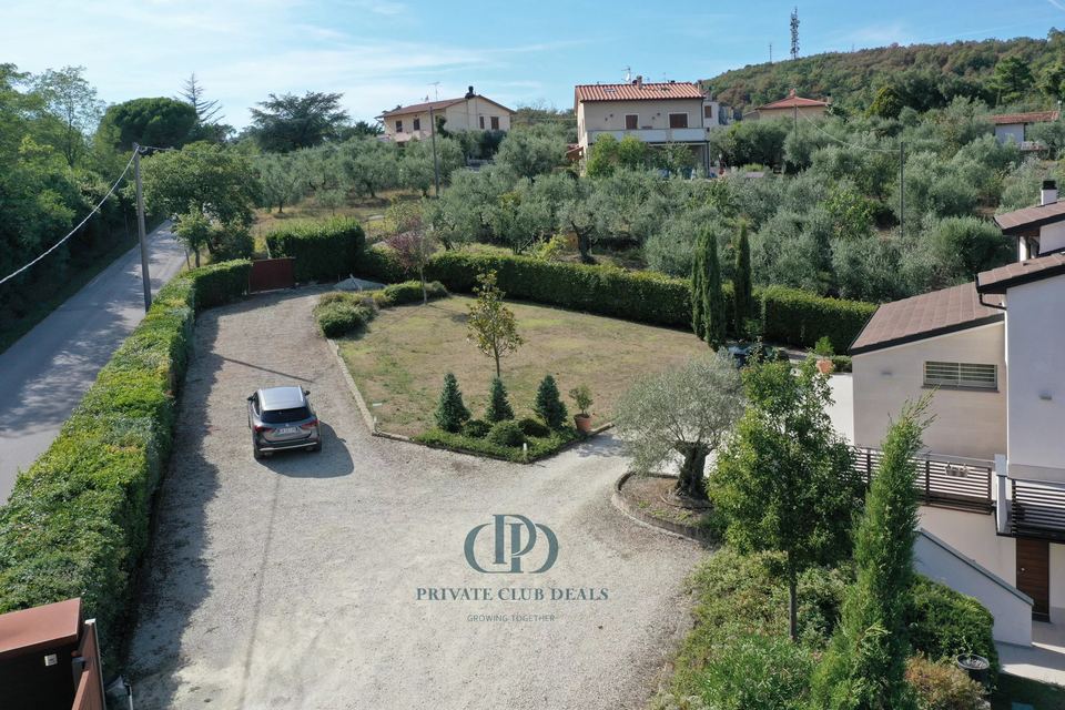 Villa moderna e privata sulle colline toscane — 5