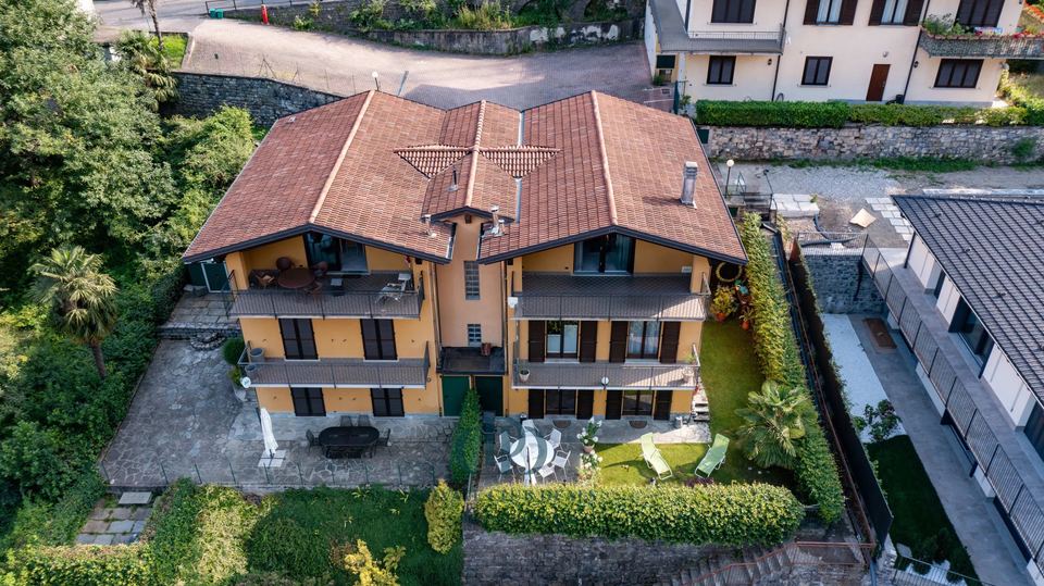 Eleganza su due piani con giardino privato e vista panoramica sul Lago di Como — 1