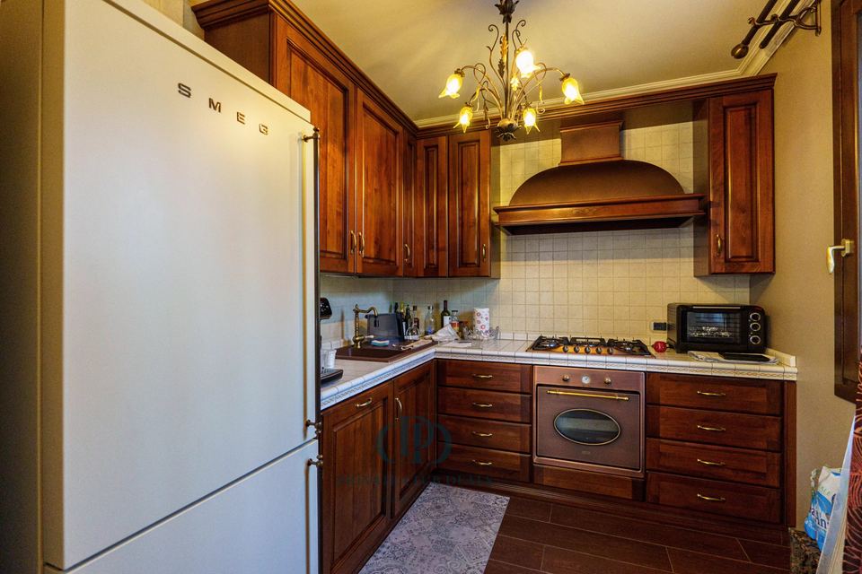 Modern Elegance Surrounded by Nature in Padenghe sul Garda — 7