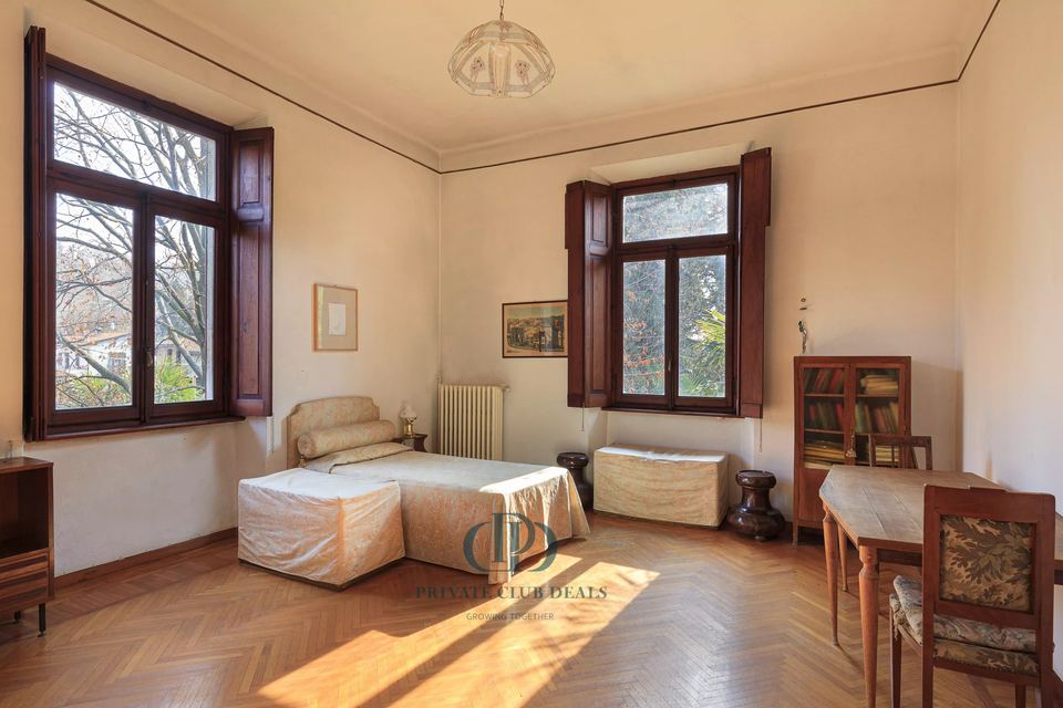 Exclusive Historic Villa Surrounded by a Lush Private Garden — 6