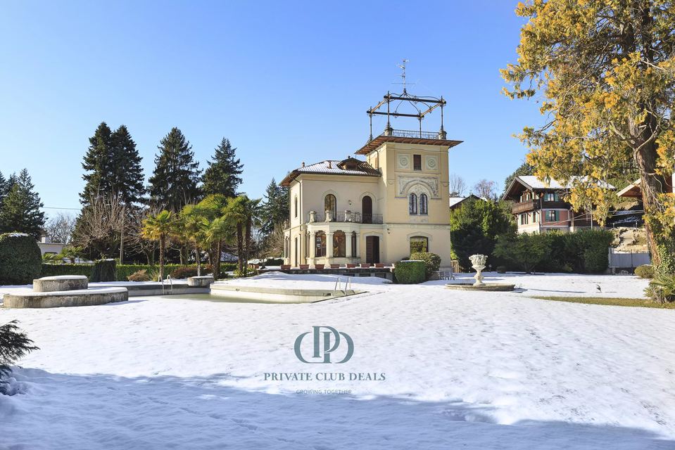Period villa with pool and park Varese, Selvapiana area — 4
