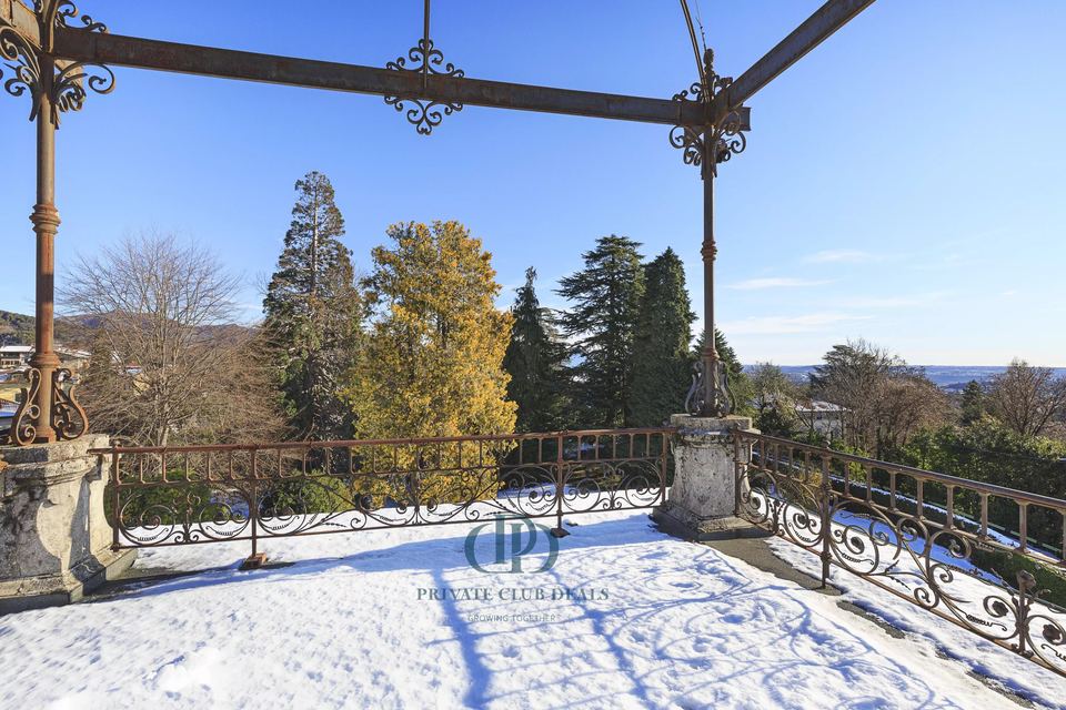 Period villa with pool and park Varese, Selvapiana area — 8