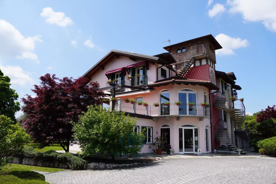 Sale Hotel Malgesso — 1