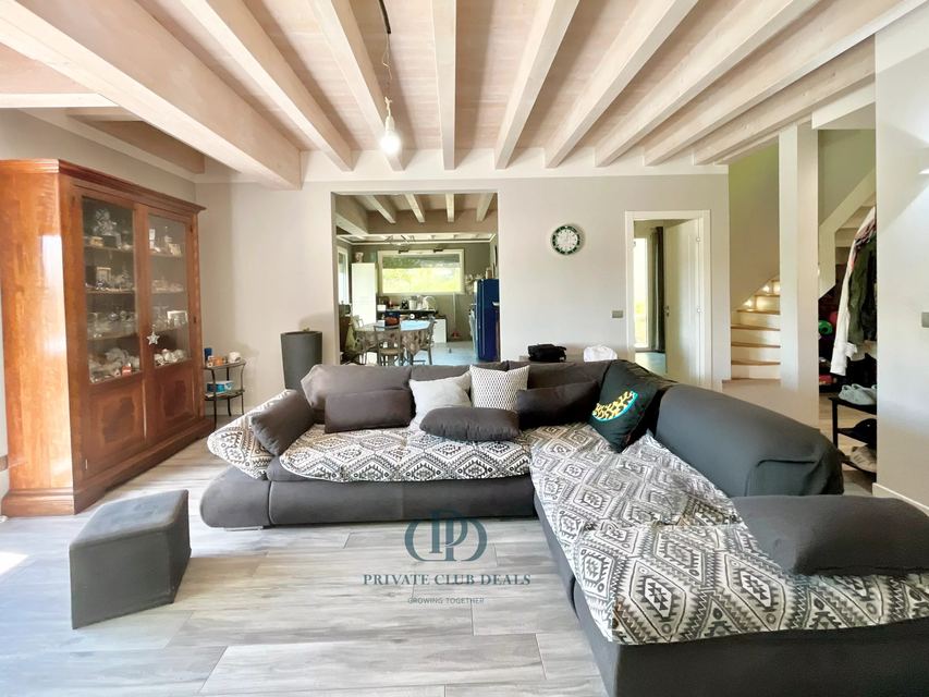 Modern villa in a strategic and reserved place — 2