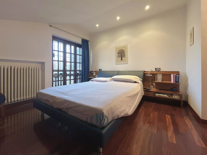 Prestigious Panoramic Villa with Pool, Large Garden, and Private Land in Inverigo — 11