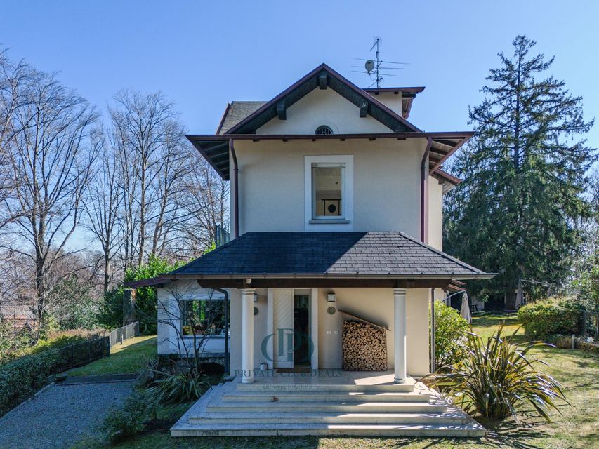 Il Gioiellino: Prestigiosa Villa di Lusso con Spa sul Lago Maggiore — 1