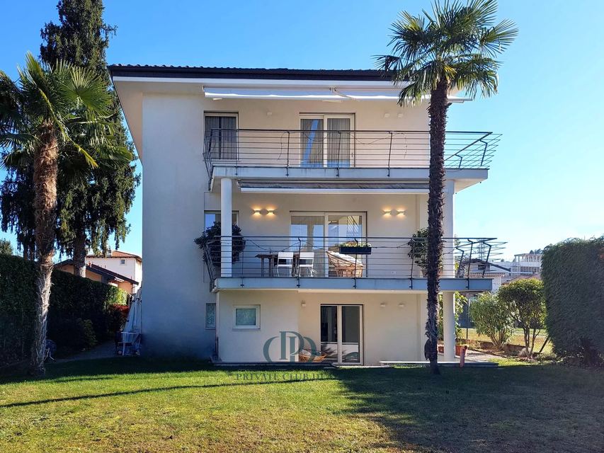 Villa Elegante a Varese — 2
