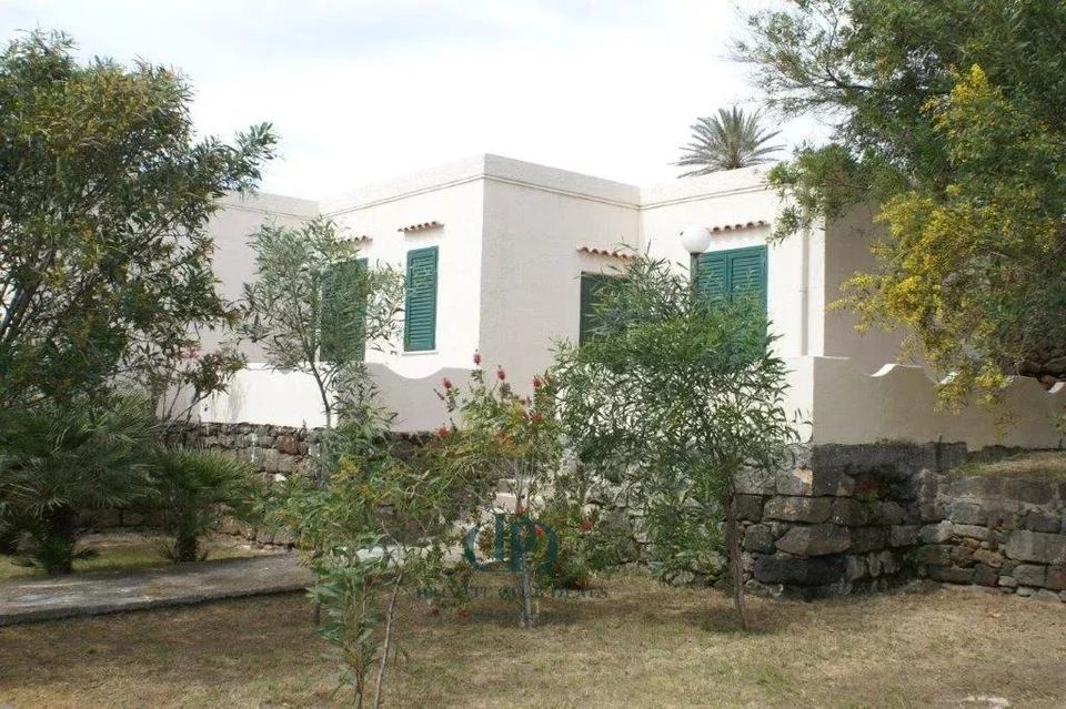 Opportunità Unica di Investimento a Pantelleria — 2