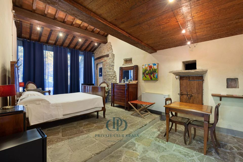 Relais nel cuore delle colline aretine in Toscana — 11