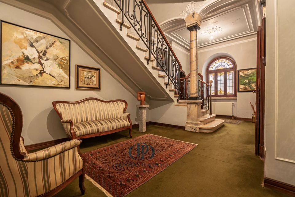 Lakefront Period Residence for Sale in Omegna — 11