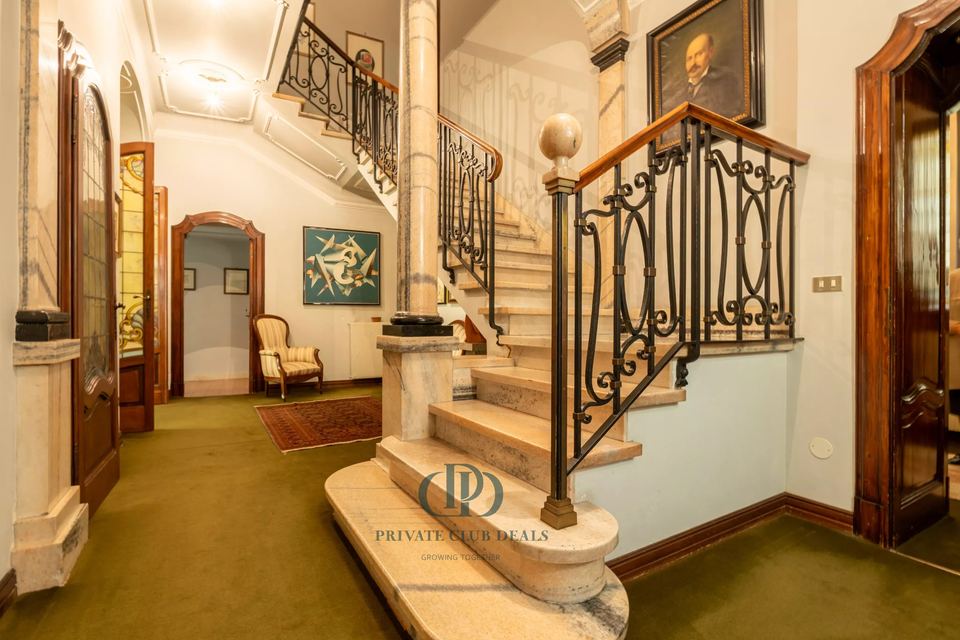 Lakefront Period Residence for Sale in Omegna — 12