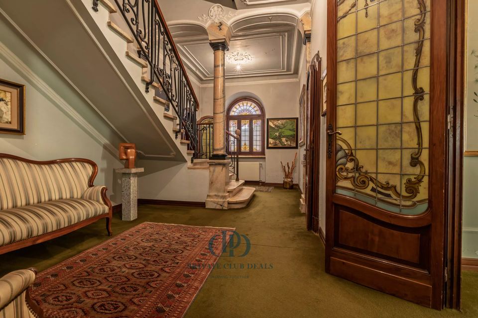 Lakefront Period Residence for Sale in Omegna — 10