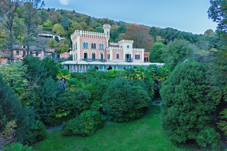 Charming Lake Maggiore Castle Estate — 1