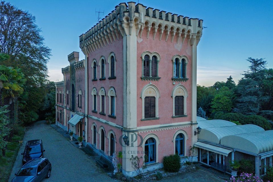 Charming Lake Maggiore Castle Estate — 3