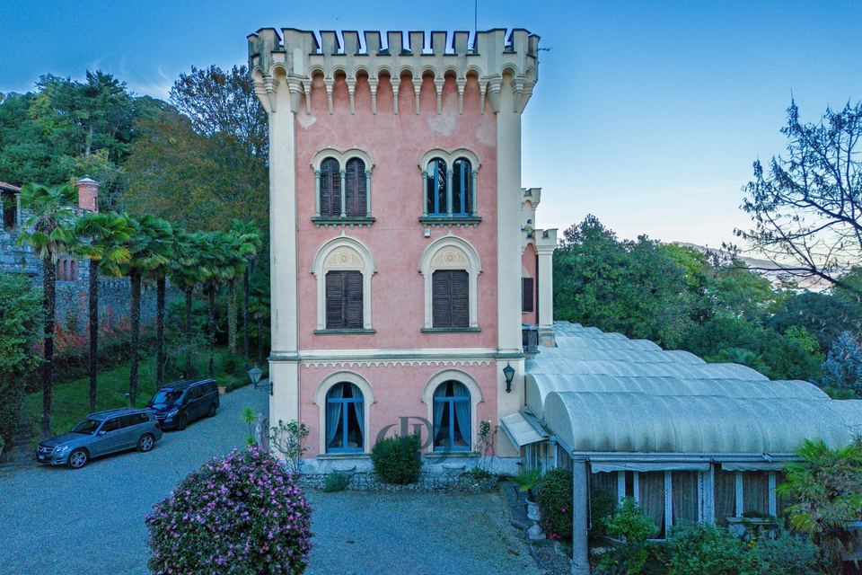 Charming Lake Maggiore Castle Estate — 4