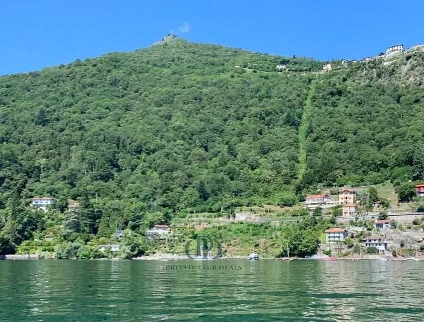 Exceptional lakefront development opportunity in Cannero Riviera — 1