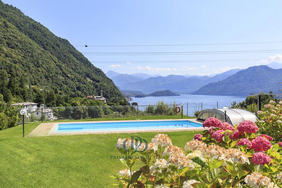 Duplex apartment with lake and pool view — 2
