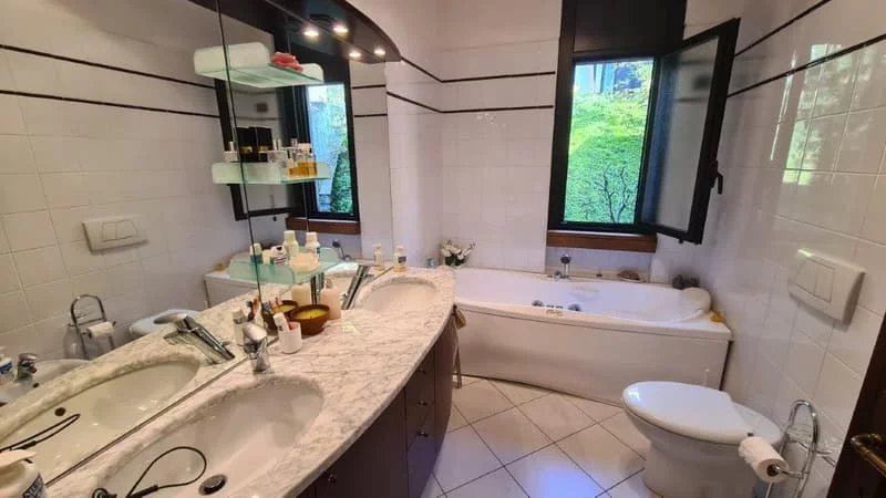 Apartment in Bissone — 4