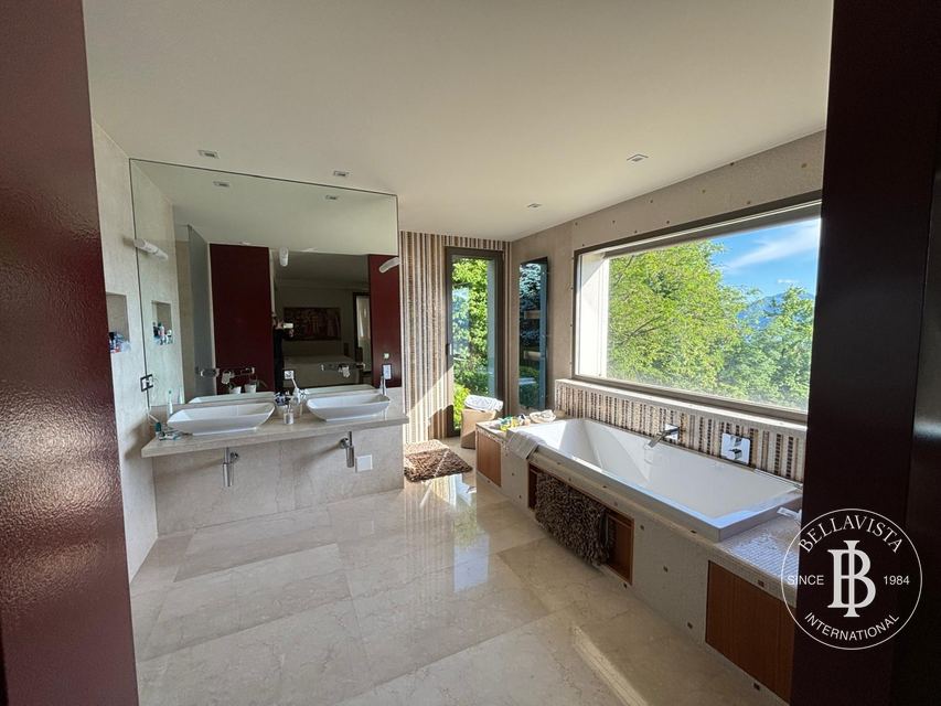 Villa with lake view and pool, Ruvigliana — 7.5 rooms — 3