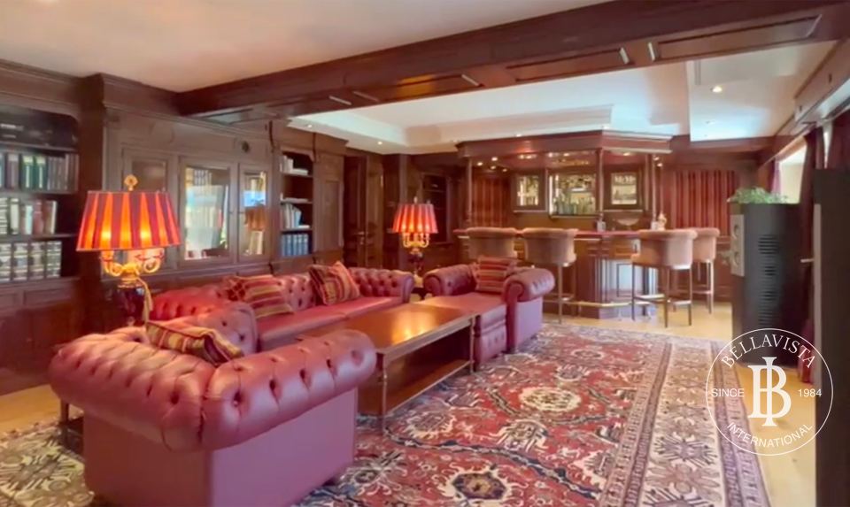 Mediterranean-style mansion with lake view, Sorengo — 11