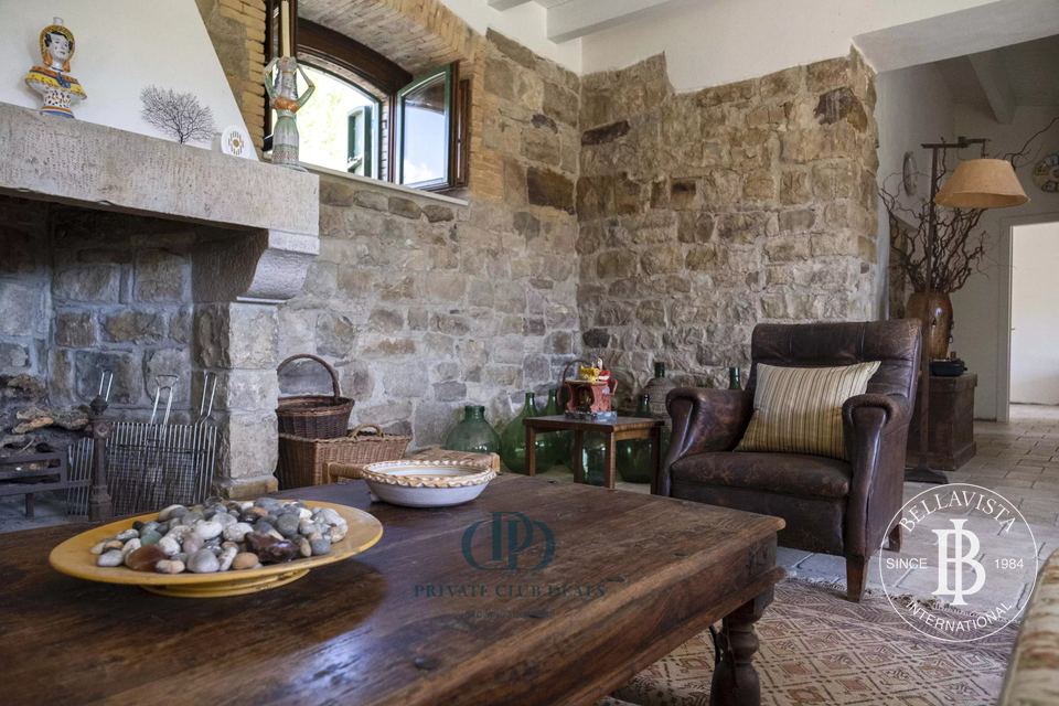 Exclusive Property just an hour drive from Naples — 5