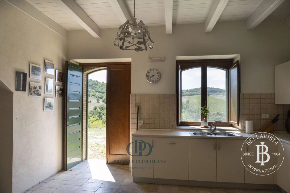 Exclusive Property just an hour drive from Naples — 8