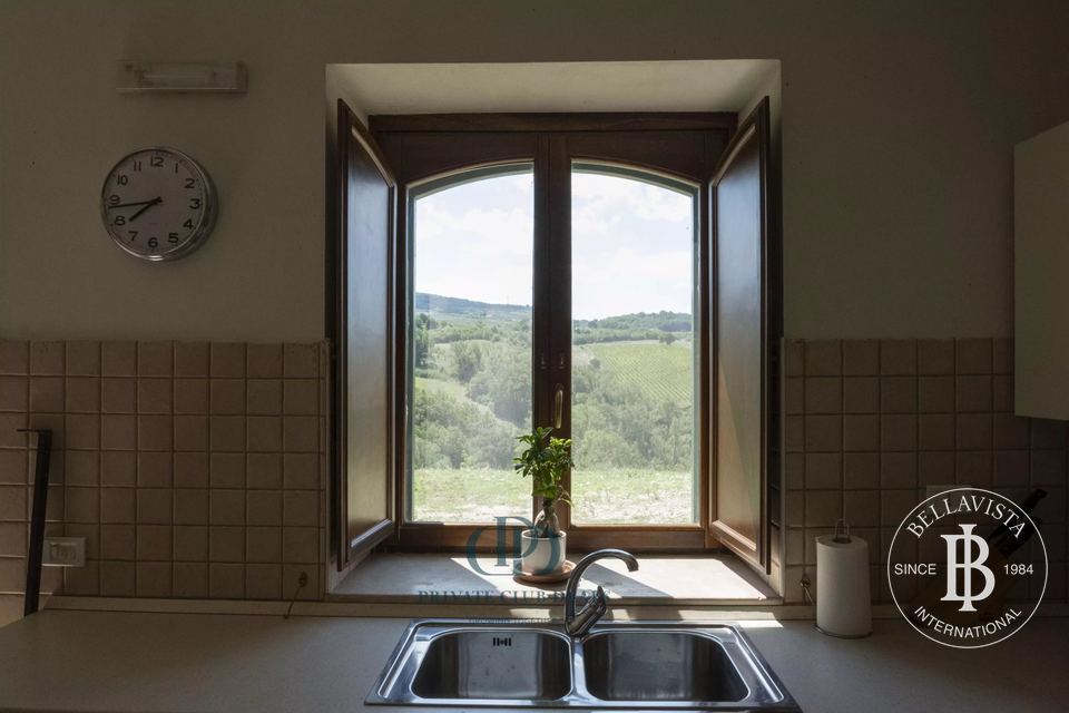 Exclusive Property just an hour drive from Naples — 9