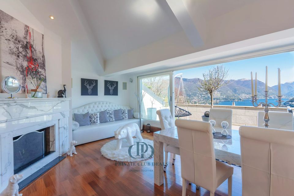 Exclusive Villa Historic Attic with Park and Pool View — 7