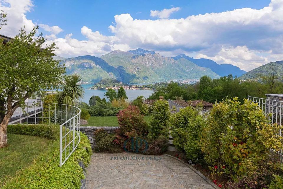 Luxury villa with lake view and private pool — 2