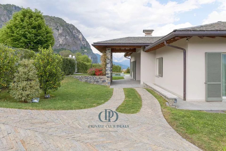 Luxury villa with lake view and private pool — 5