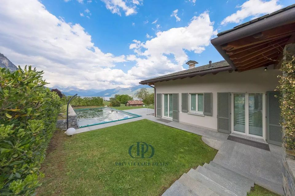 Luxury villa with lake view and private pool — 7
