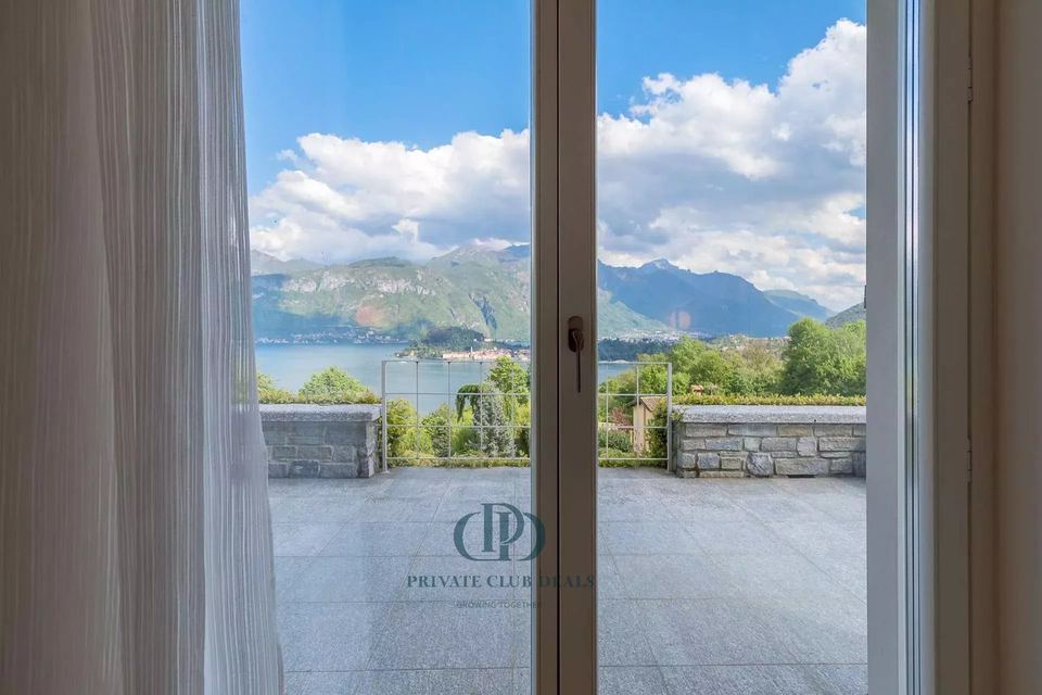 Luxury villa with lake view and private pool — 8