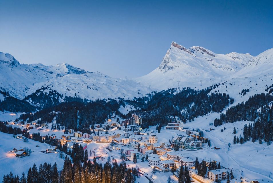 A 1.7 Residenza Castanea — alpine elegance in the heart of the Swiss Alps — 12