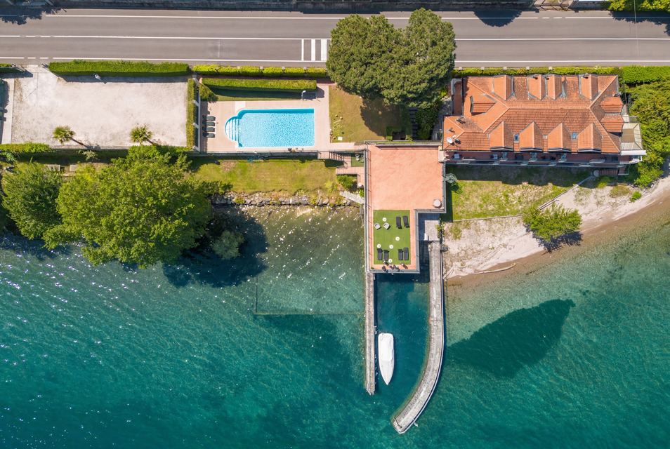 Prestigious Pieds dans l’Eau Property on Lake Maggiore — 2