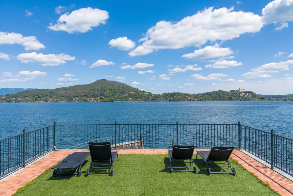 Prestigious Pieds dans l’Eau Property on Lake Maggiore — 4
