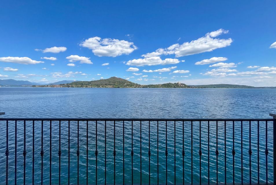Prestigious Pieds dans l’Eau Property on Lake Maggiore — 5