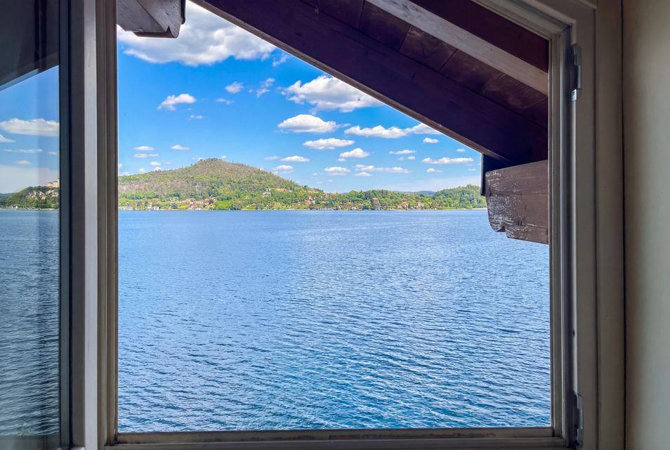 Prestigious Pieds dans l’Eau Property on Lake Maggiore — 6