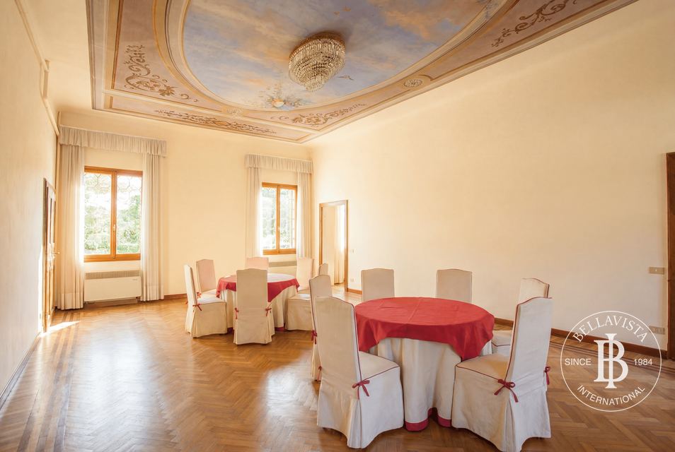 A Rare Opportunity in the Heart of Bassano del Grappa ( Historic Villa with Stables and Barn ) — 11