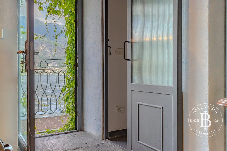 Villa directly on the Lake of Como in Blevio — 7
