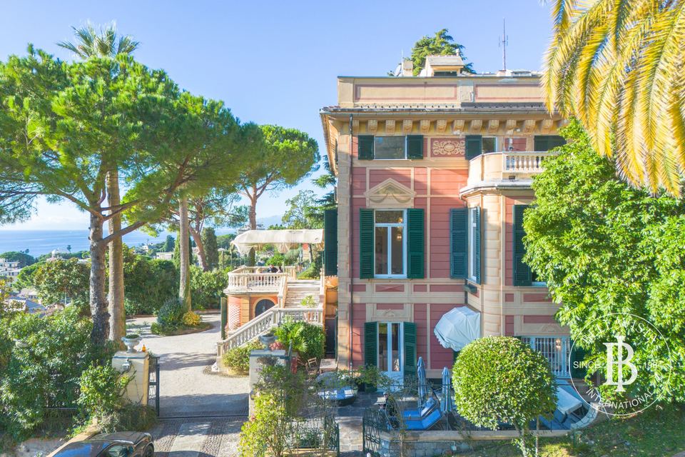 A Timeless Masterpiece: Panoramic Villa Between Green and Blue — 2