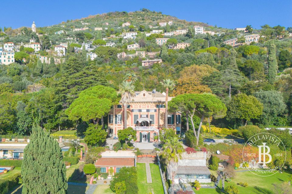 A Timeless Masterpiece: Panoramic Villa Between Green and Blue — 4
